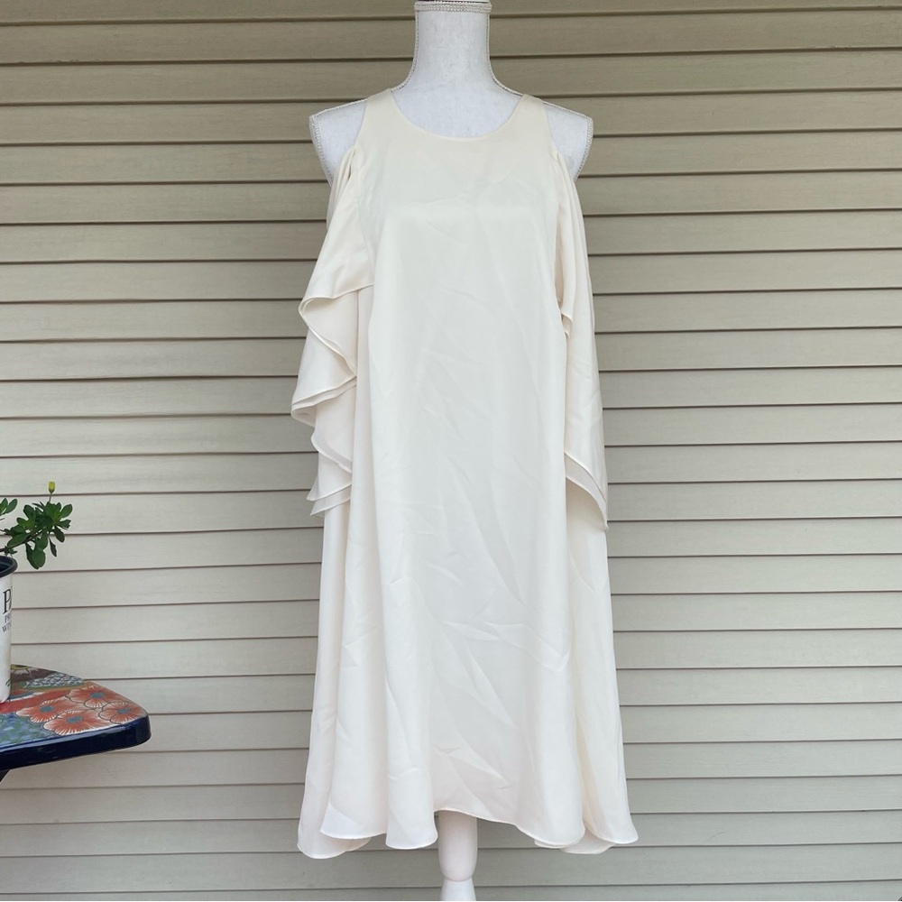 Halston Heritage Evening Collection Dress in Crème Size 14 (NWT)